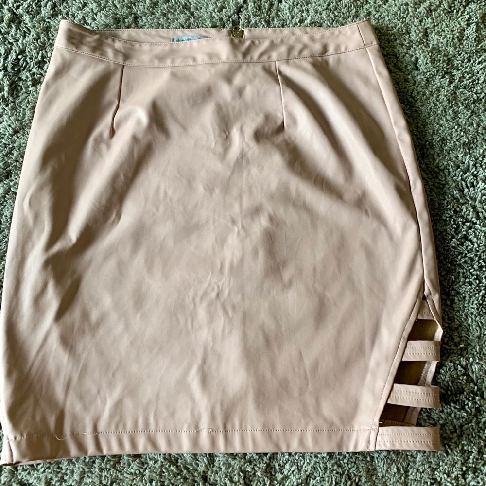 CHARLOTTE RUSSE BLUSH PINK SKIRT